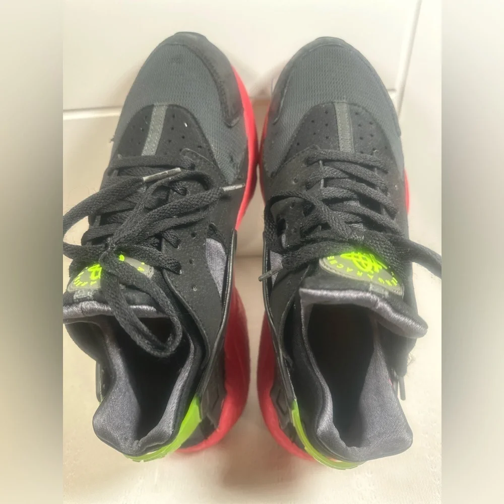 Nike Air Huarache Hyperpunch